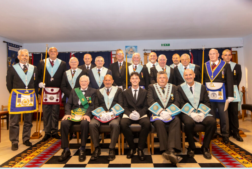 ProvincialGran's tweet photo. Puerto de Xàbia Lodge No. 58 enjoyed a memorable evening in April, delighted to welcome its newest Brother, Chay van Morkhoven.
La Logia Puerto de Xàbia No. 58 disfrutó de una velada memorable en abril, con el placer de dar la bienvenida a su más reciente Hermano, C van Morkhoven https://t.co/XPTdFgEpNv