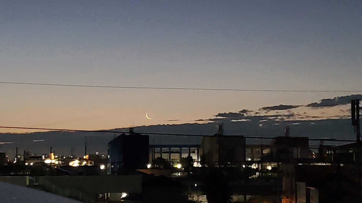 MidnightMover_'s tweet photo. 彗星観察はすぐに夜が明ける https://t.co/NCDtwsg0gp