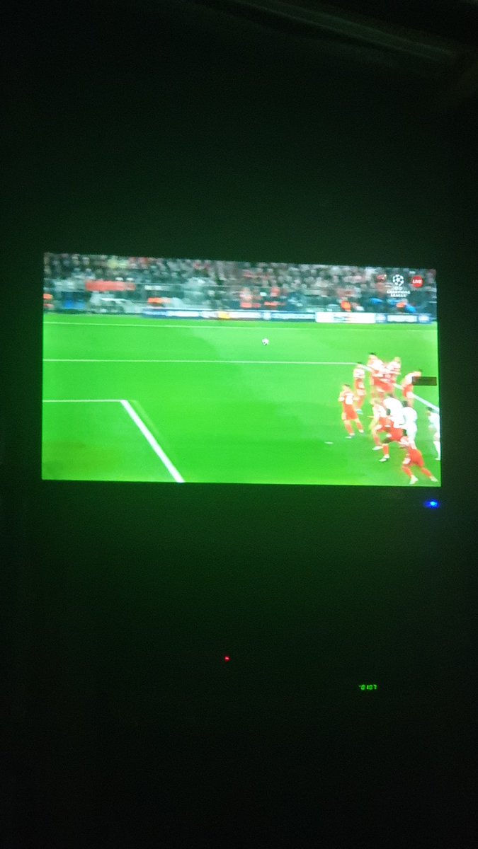 2oddsGuru's tweet photo. Guler again with a second goal from a direct free kick giving Madrid a lead over Bayern 
What a game what a goal 
Game on
Both side doing all it takes to get to the other stage of the champions league 
Bayern 1 Vs  2 Madrid 
Agg ::::: 3 Vs 3
#madril #bayern #arsenal #sportycp https://t.co/5fGtXFILRo