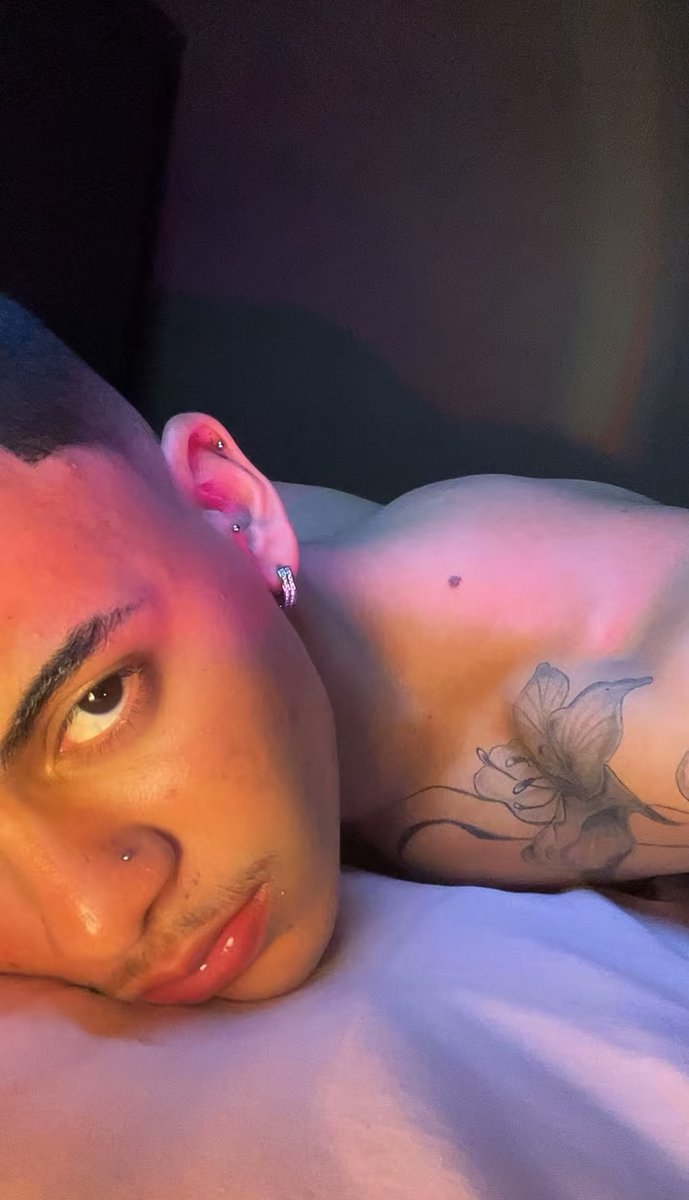 MENINO DO INTERIOR 🍓🍑 tweet media