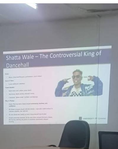 Meeting big men in the industry? 😂 
Sometimes, stonebwoy fans act so dumb and can't even research to save them selves.

You view this and advise yourself