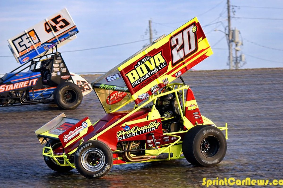 SprintCarNews's tweet photo. .@AllStarSprints regular @codybracing has one of the best looking rides out there 🔥 https://t.co/uWffWO7Vf1