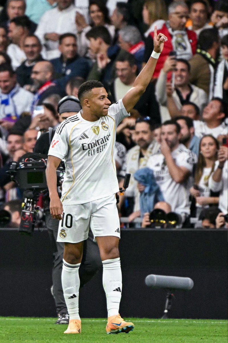 Michael 🕶 tweet media