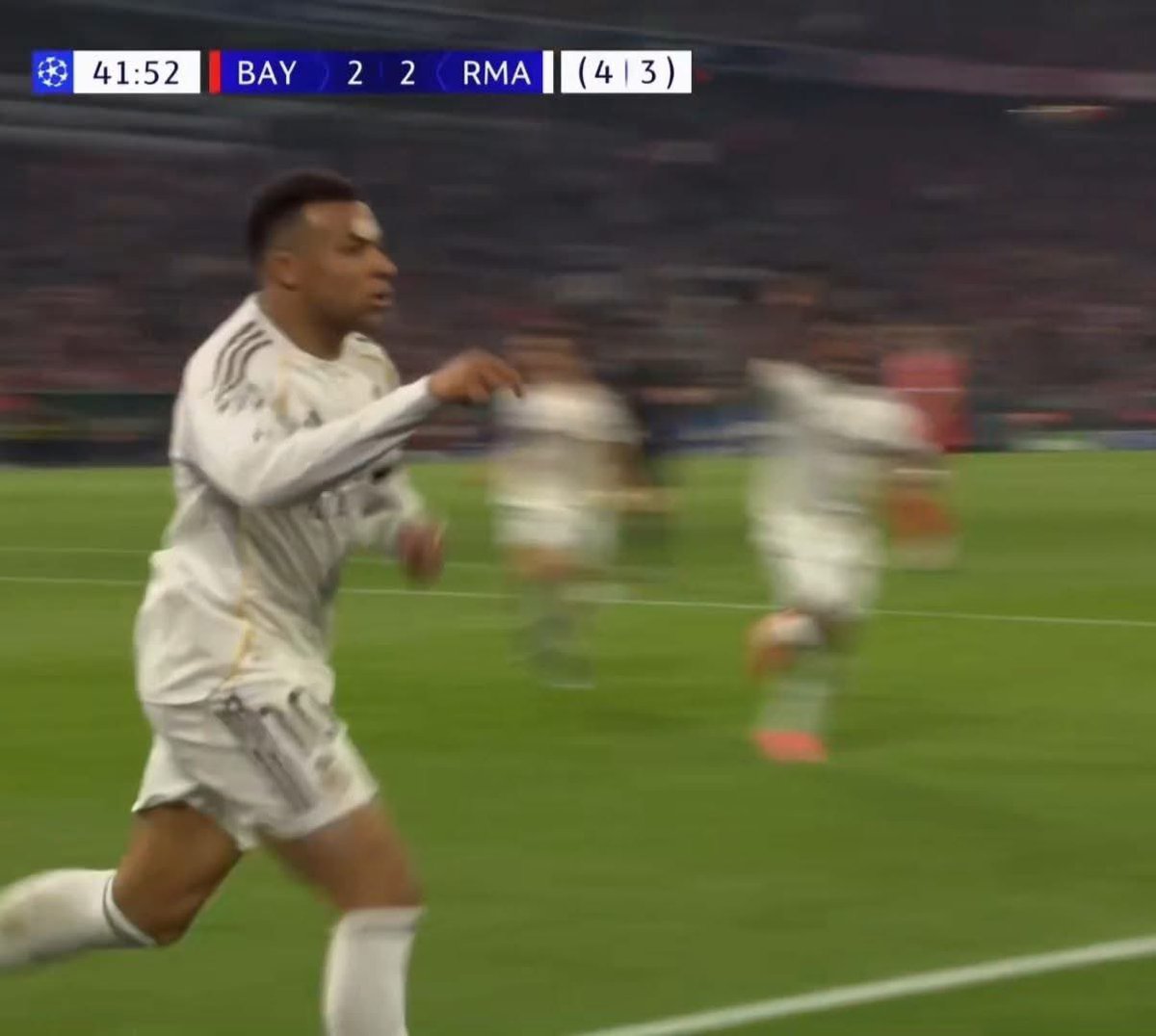 ساخر tweet media