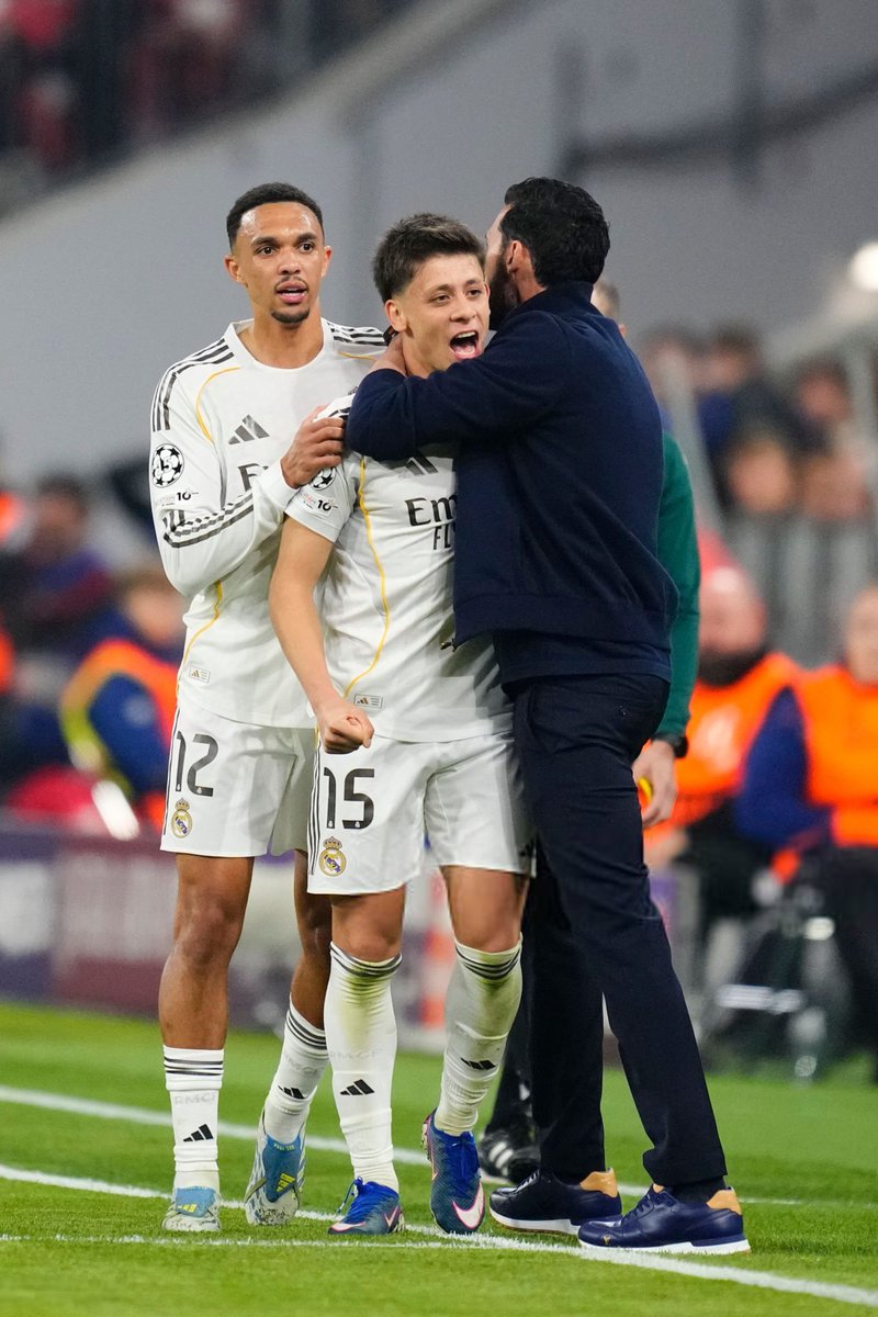 H A M Z A tweet media