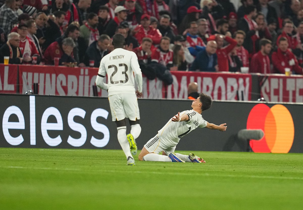 sportklub's tweet image. ŠTA GLEDAMO VEČERAS!?

🤯

Pogledajte golove iz Minhena, pet golova iz Minhena: sportklub.n1info.rs/fudbal/champio…

P. S. Ko prolazi dalje?

a) 🇩🇪
b) 🇪🇸

#bayern #munich #bayernmunich #real #madrid #realmadrid #ucl #uefa #championsleague