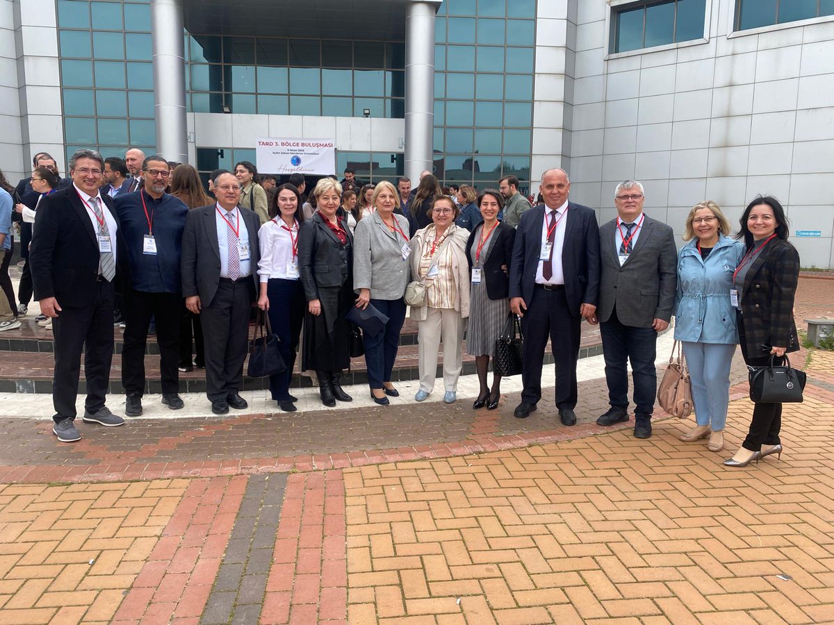 PAyvat's tweet photo. TARD 3. Bölge Buluşması için hafta sonu Aydın Adnan Menderes Üniversitesi’ndeydik. Mesleğimizin güncel konularını değerli meslektaşlarımızla tartışma fırsatı bulduk. Emeği geçen tüm hocalarımıza ve organizasyon komitesine teşekkürler. 🩺✨ https://t.co/Dyz4Dt24Yk