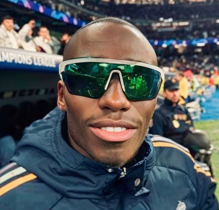 X27La4538's tweet photo. Olise no pasa con mendy🦍🧱 https://t.co/13uLLxZagf