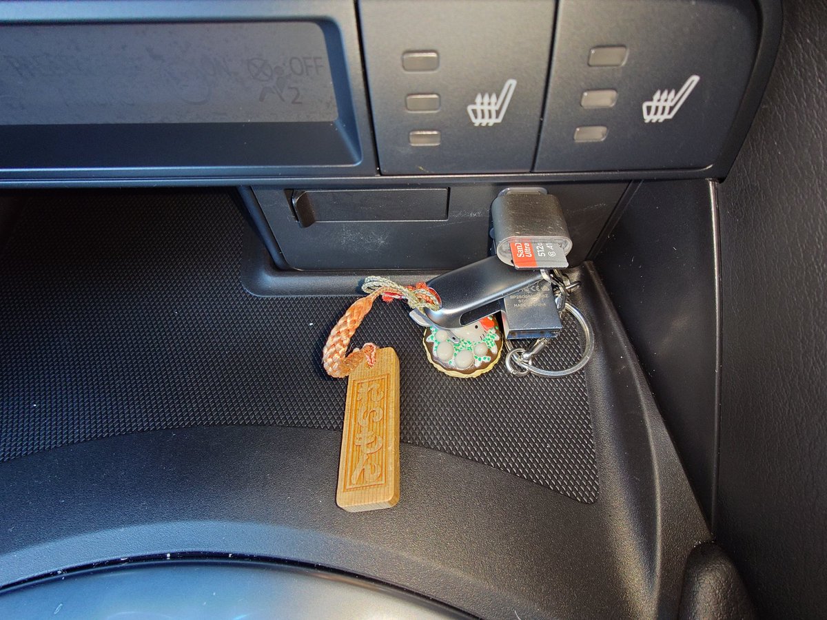 I'm__only_sleeping__! tweet media