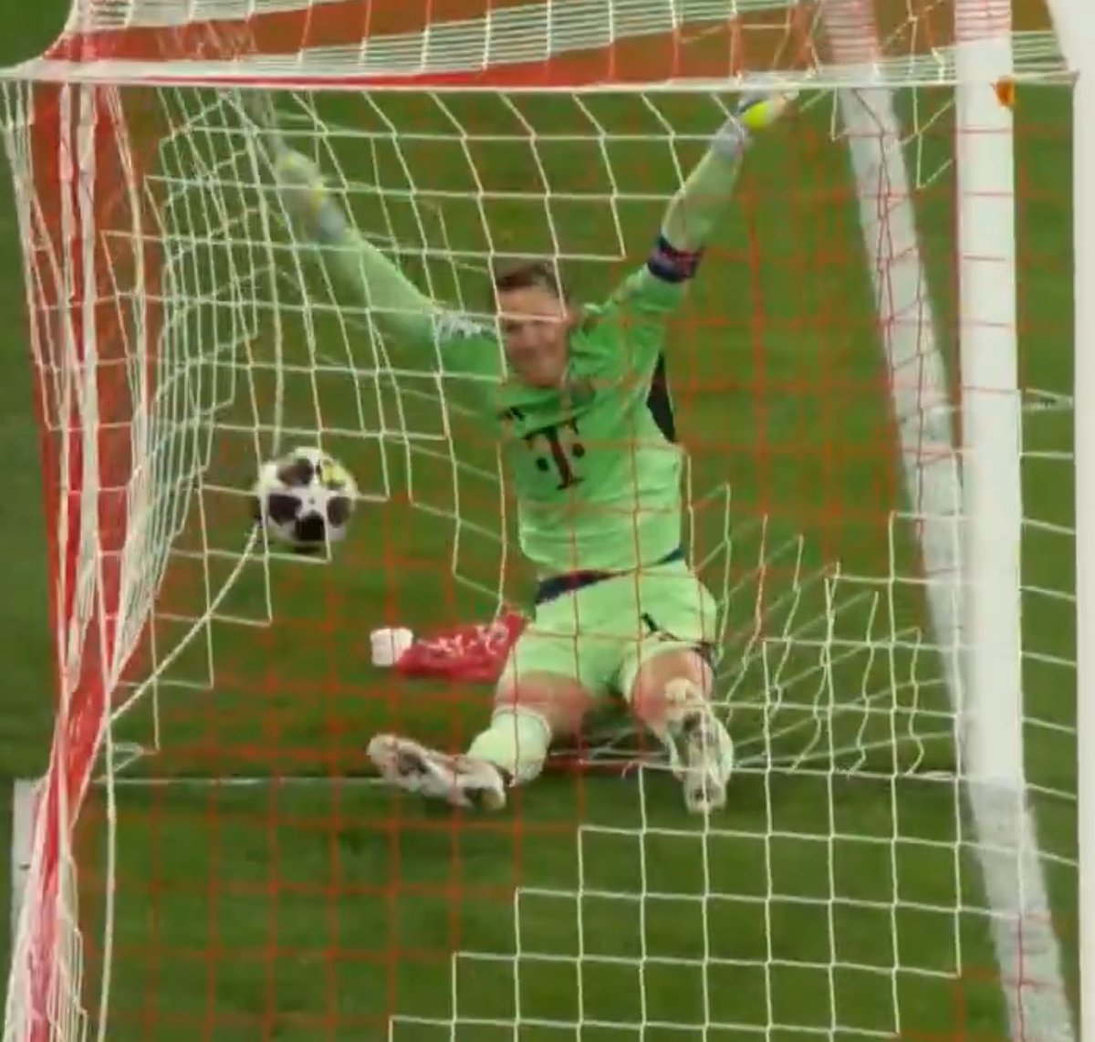 SandiSpartacus tweet media