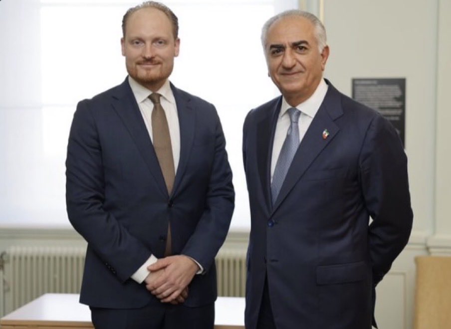 Ladan🇮🇷 tweet media