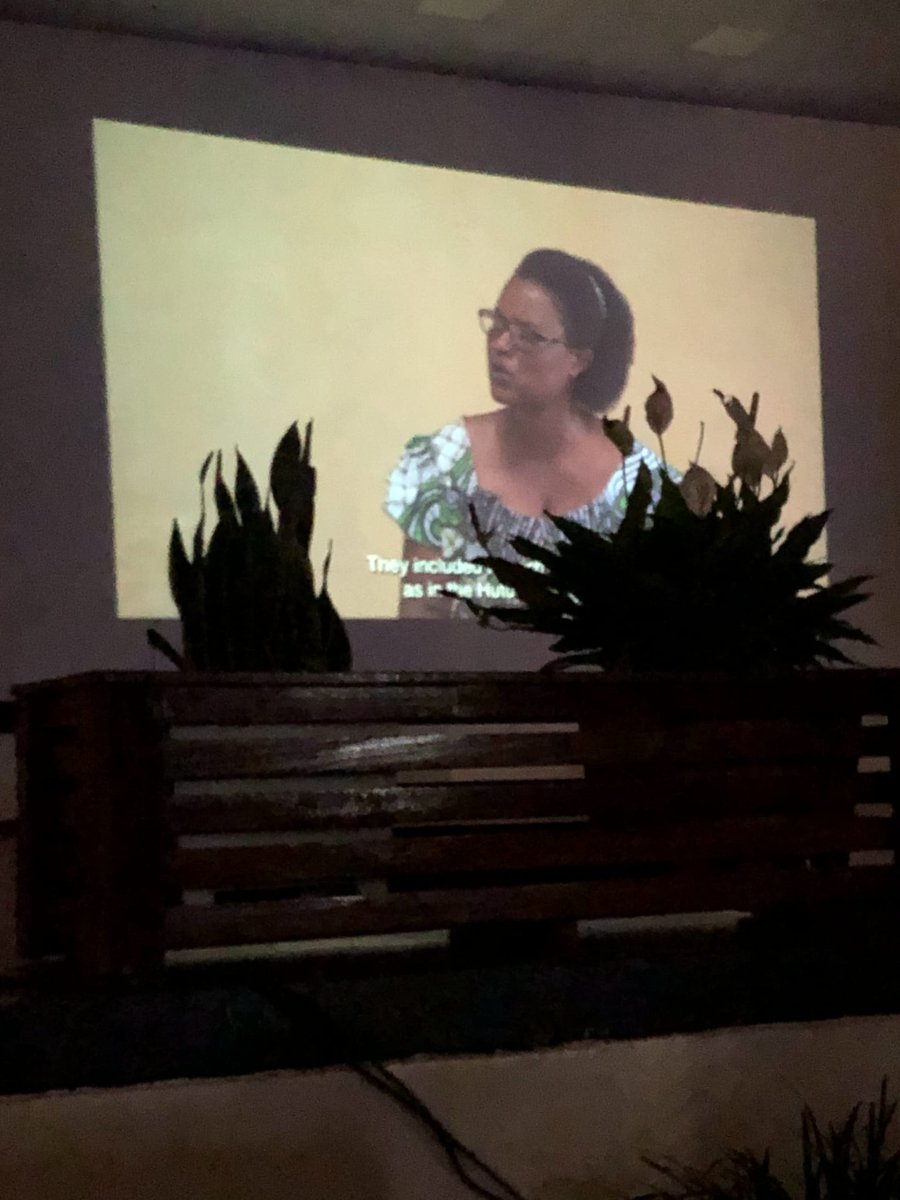 huyeyouthvol1's tweet image. Uyu munsi 15 Mata 2026 urubyiruko rw'abakorerabushake bakorera muri @UR_Huye hamwe n'abanyeshuri Bose muri rusange barebeye hamwe film ivuga ku mateka ya Jenoside yakorewe abatutsi 1994 Beyond The  Genocide 
#NeverAgain
#Kwibuka32