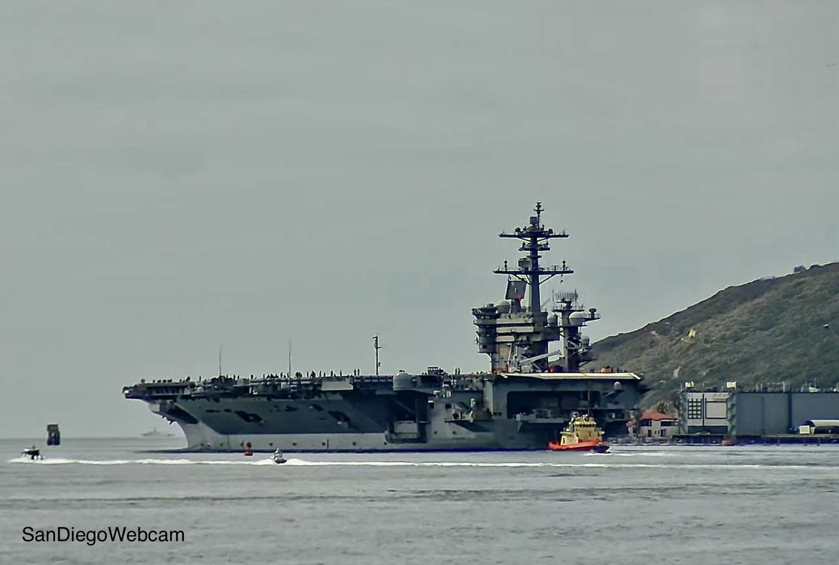 WarshipCam tweet media