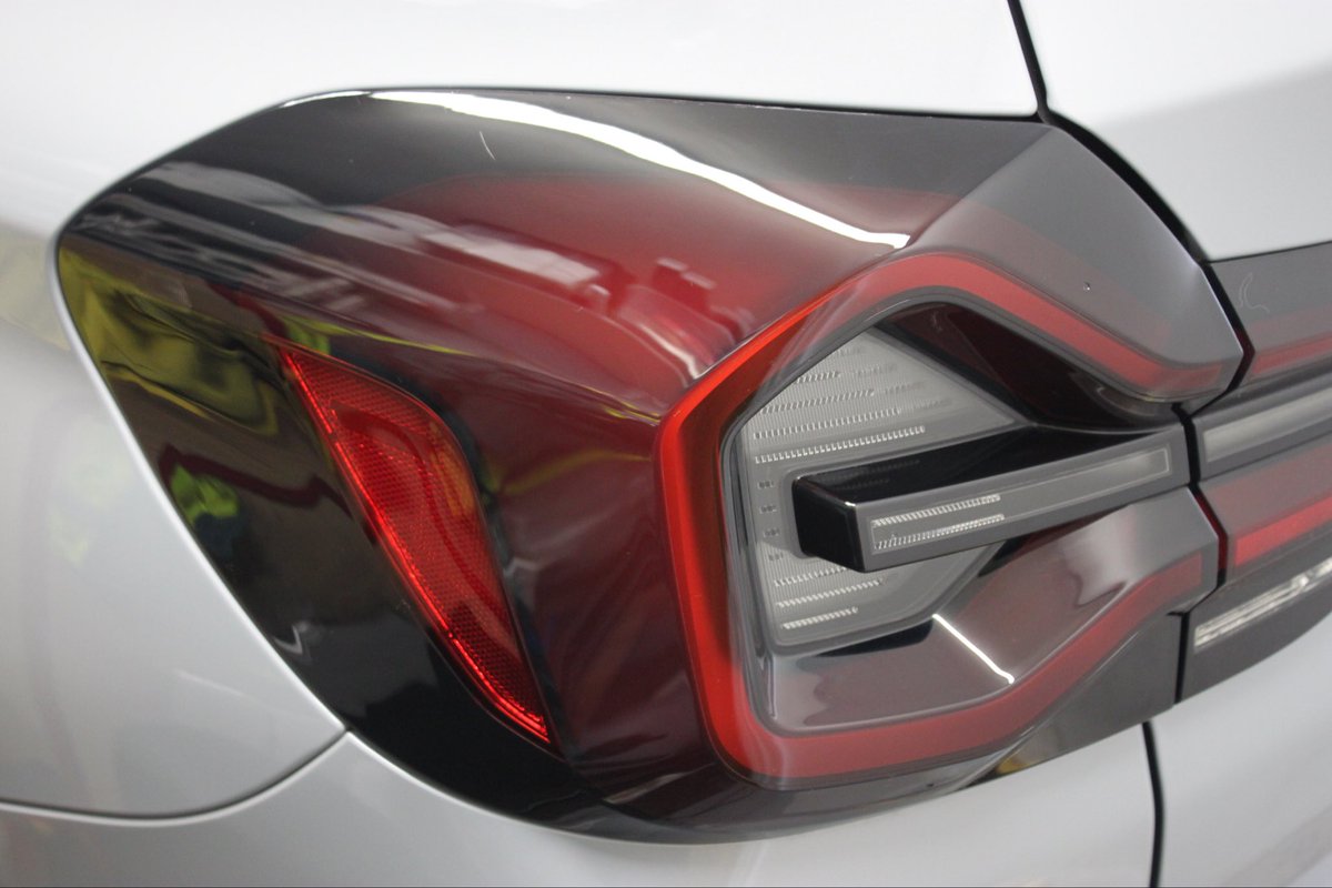Divinedetail tweet media