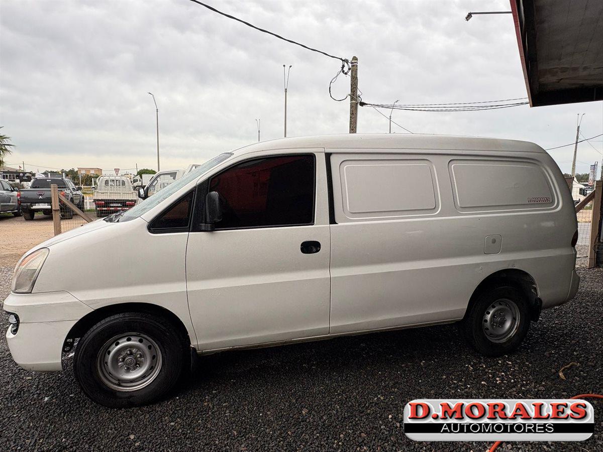 dmoralesauto's tweet photo. Hyundai H100 STAREX Blanco 2.5 Año 2006 BUEN ESTADO! 705.055 km USD 10.900. Aceptamos Permutas. Financiación Propia y Bancaria. Consultas al 4399 3172 / 099 690 807. WhatsApp 099 690 807 https://t.co/vrslzdBjse https://t.co/hyHjV4MHh2