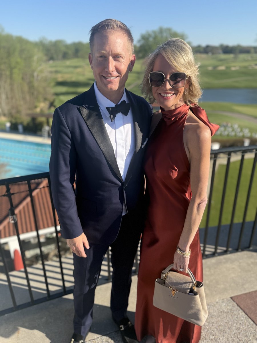dcstyleguide's tweet image. Tuxedo season is here, and this is where precision makes the difference!

David Latimer wore a custom tuxedo defined by sharp peak lapels, a precise fit.

Amanda Latimer 
📩a.latimer@tomjames.com 
📲239-849-5205

#customclothing #ootd #bespokefashion #tiktokfashion #styleinspo