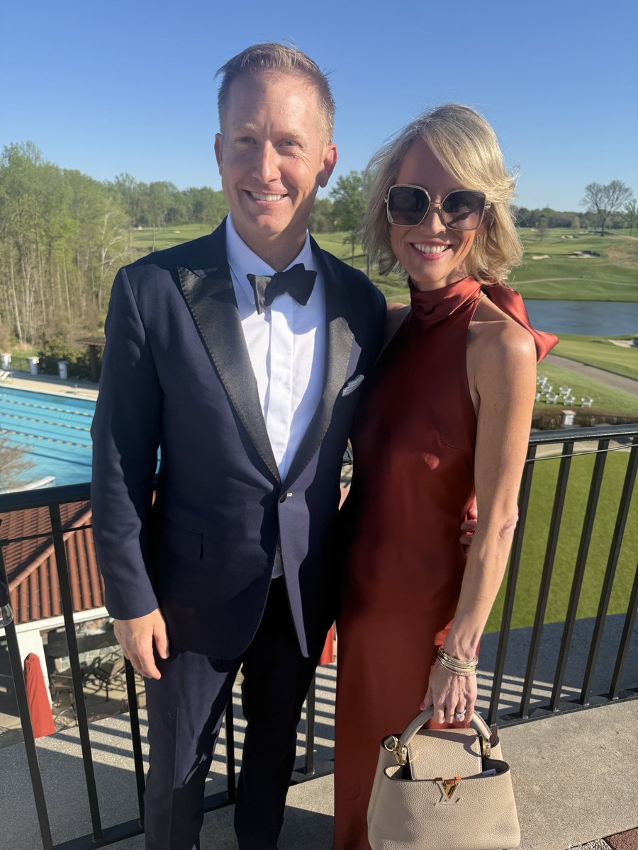 dcstyleguide's tweet image. Tuxedo season is here, and this is where precision makes the difference!

David Latimer wore a custom tuxedo defined by sharp peak lapels, a precise fit.

Amanda Latimer 
📩a.latimer@tomjames.com 
📲239-849-5205

#customclothing #ootd #bespokefashion #tiktokfashion #styleinspo