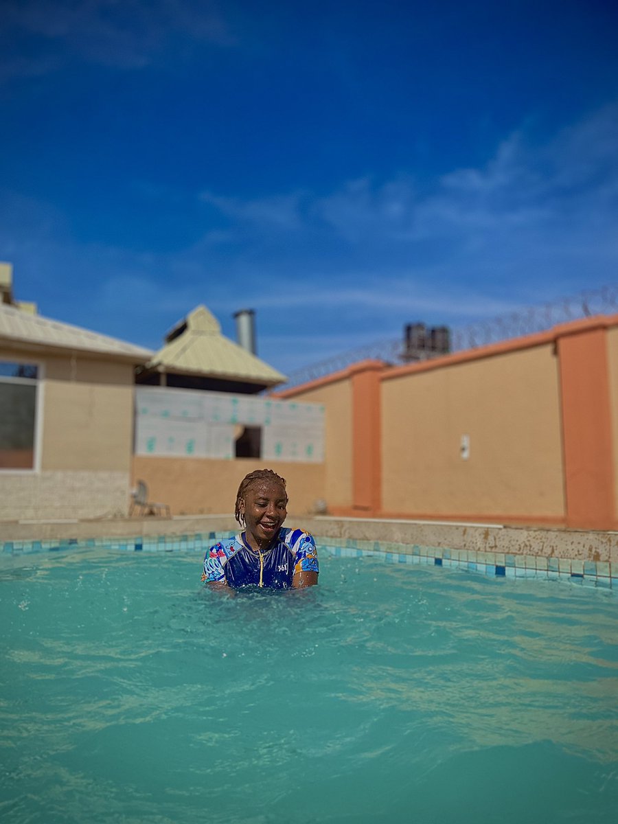 Susssiee__'s tweet photo. Swimming? Involve meeeee!😂🤭 https://t.co/za51bP6yiy
