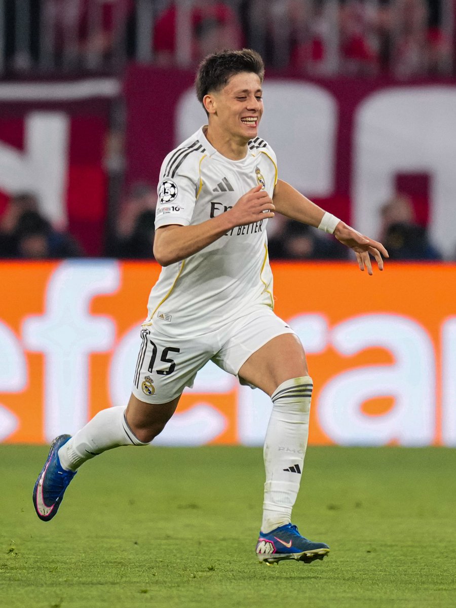 realmadridpt's tweet photo. ⚽😁⚽ https://t.co/wl1XRtYkmF