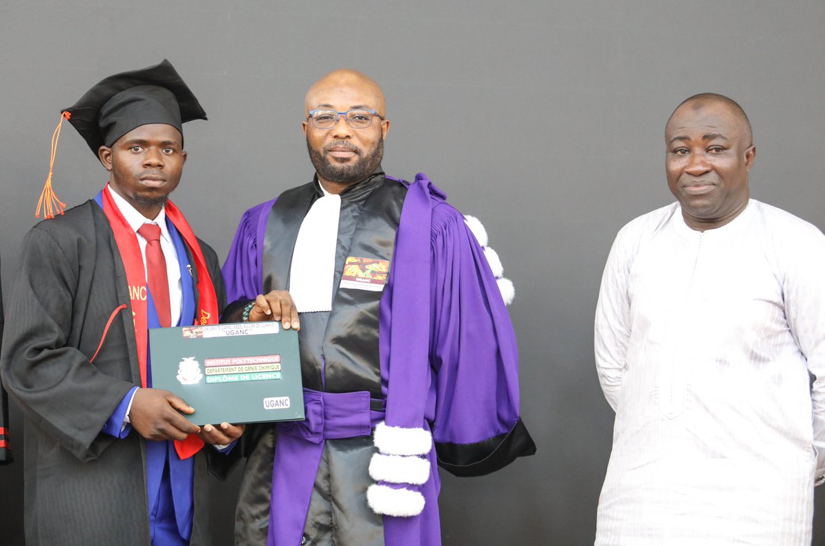 UGANC_Guinee's tweet photo. 🎓 Remise de diplômes à l’UGANC : 630 nouveaux diplômés prêts à relever les défis de demain
Issus de filières variées, ils couvrent des domaines essentiels tels que les sciences biologiques et de la santé, avec des profils comme sages-femmes, infirmiers d’État...
#UGANC #MESRS https://t.co/K4yDaa9Pme
