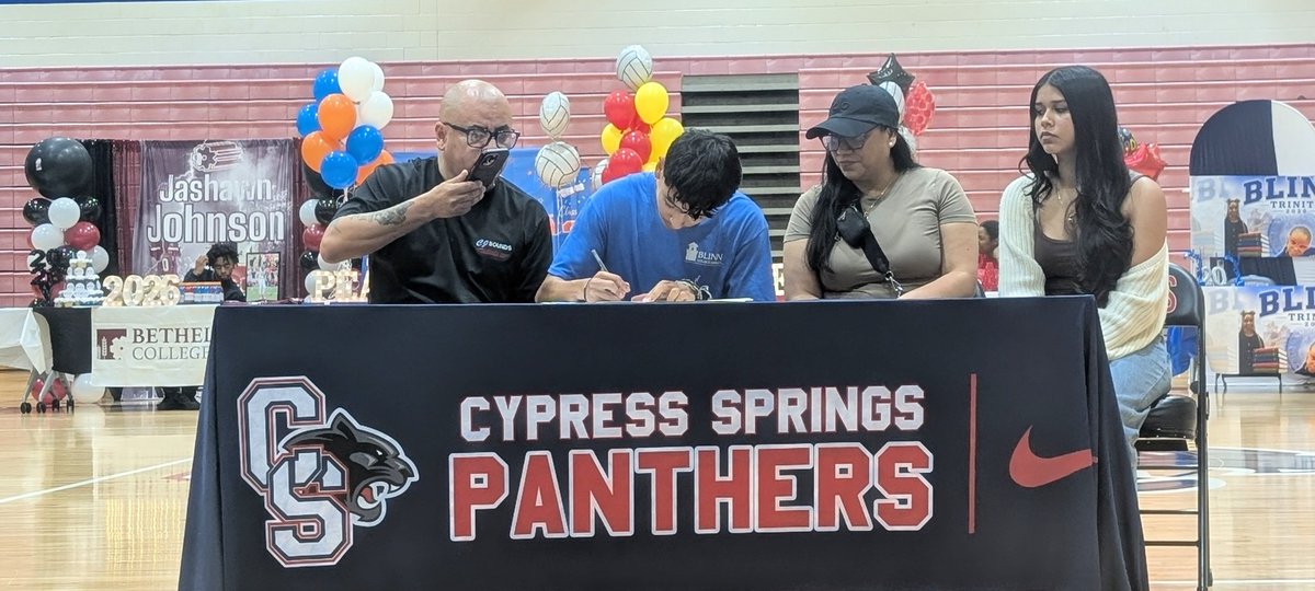 CySpringsXC's tweet photo. Israel Martin Del Campo signs to Blinn College. Izzy will be the first person in his family to attend college. He joins @BlinnAthletics as a long distance runner!

He's one of our many seniors who will be competing at the collegiate level. https://t.co/y3N2JZeOSj