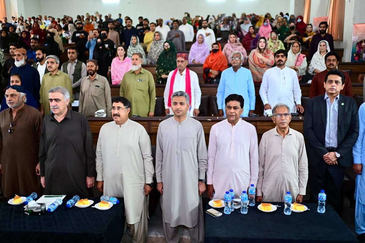 WazirAliTunio's tweet photo. لاڑکانہ چئرمين بلاول بھٹو زرداری کے ہدایات پر گھر فھر سولر سسٹم کا افتتاح دوسری مرحلے کا افتتاح کیا گیا...
@BBhuttoZardari https://t.co/zxjAOWbFfe