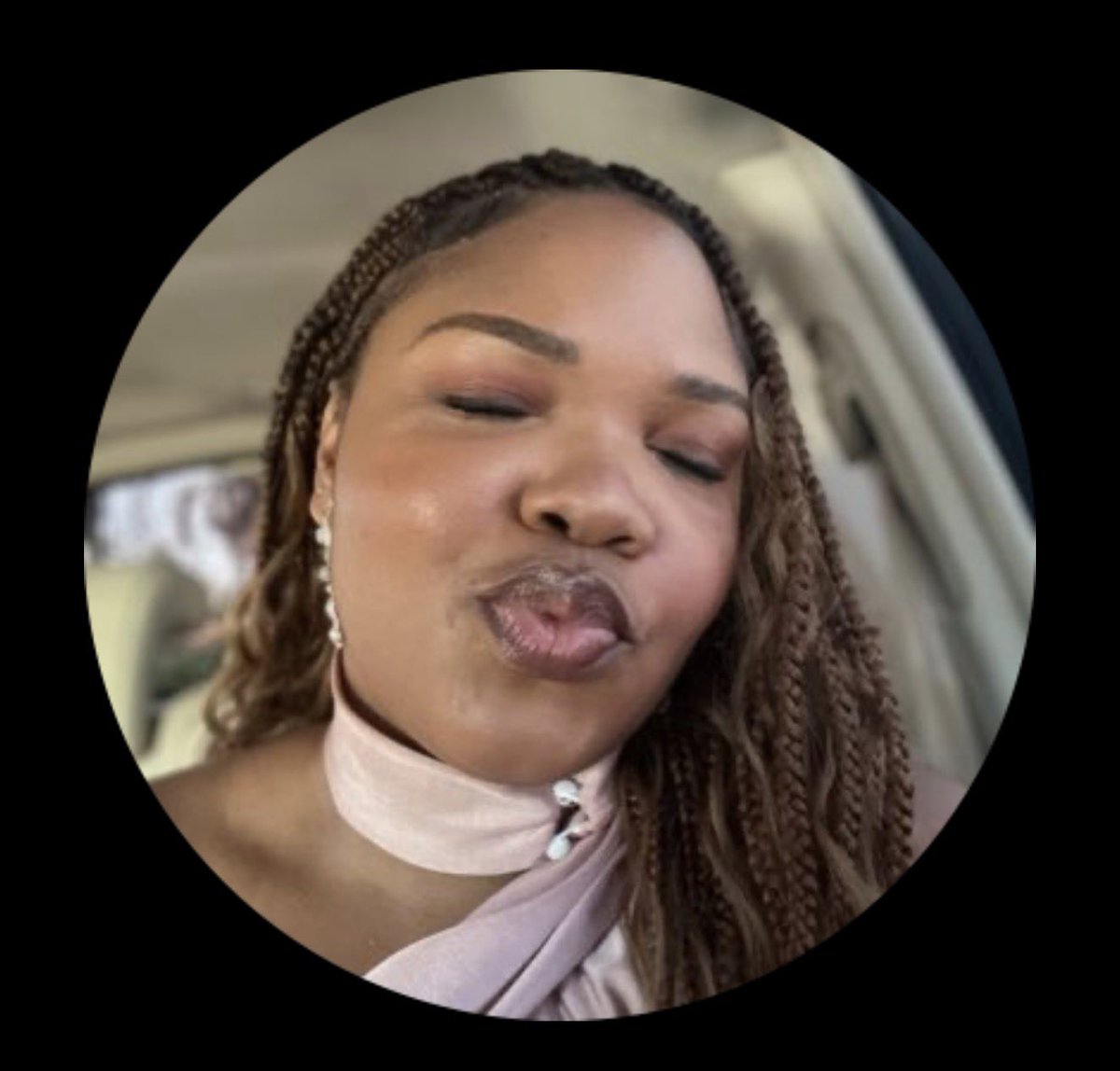 J.Romey 🌻💛 tweet media