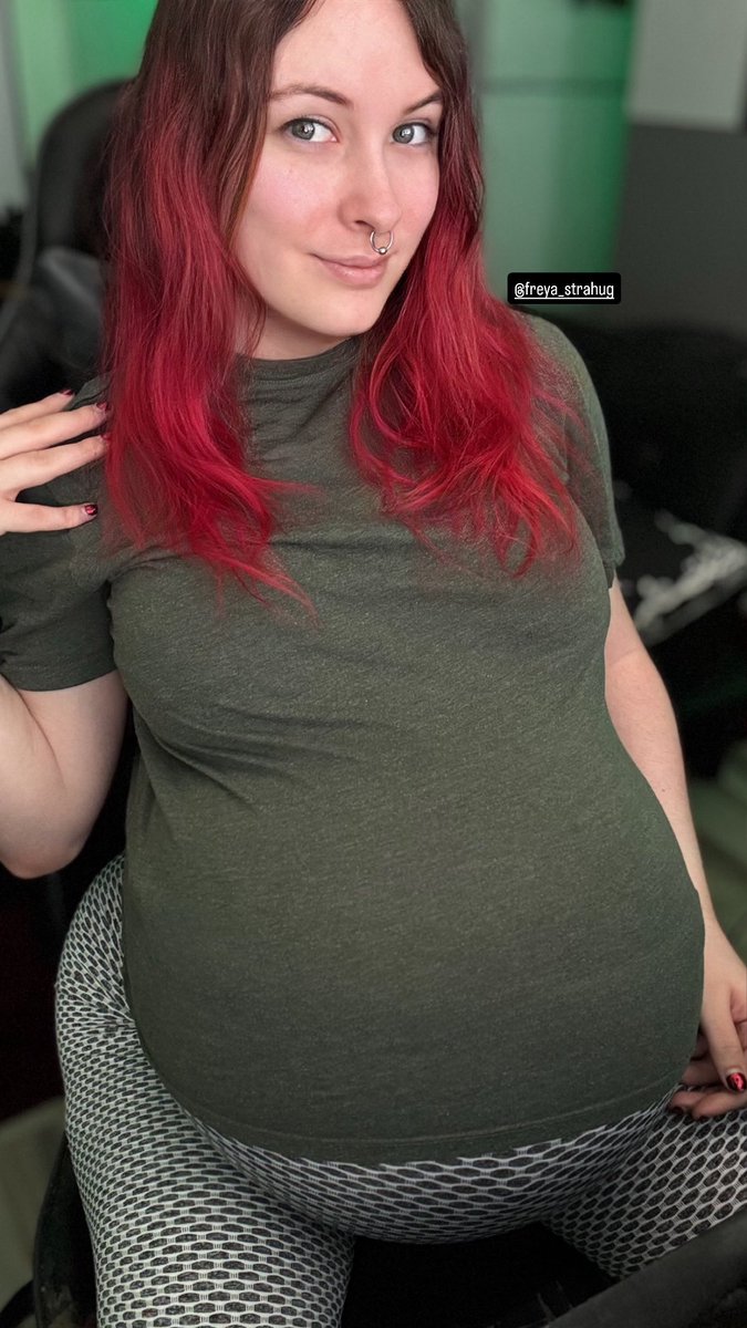 strahug's tweet image. Am I losing my mind at work. Yes. Do I have a giant pregnant belly to help. Also yes.

#pregnant #pregnantbelly #pregnancy #preggo