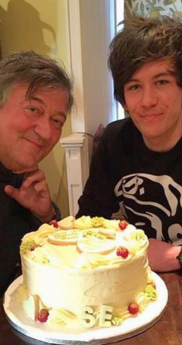 Dr. Dame Katy Denise CH GBE 🏳️‍⚧️🇳🇬🪑 tweet media