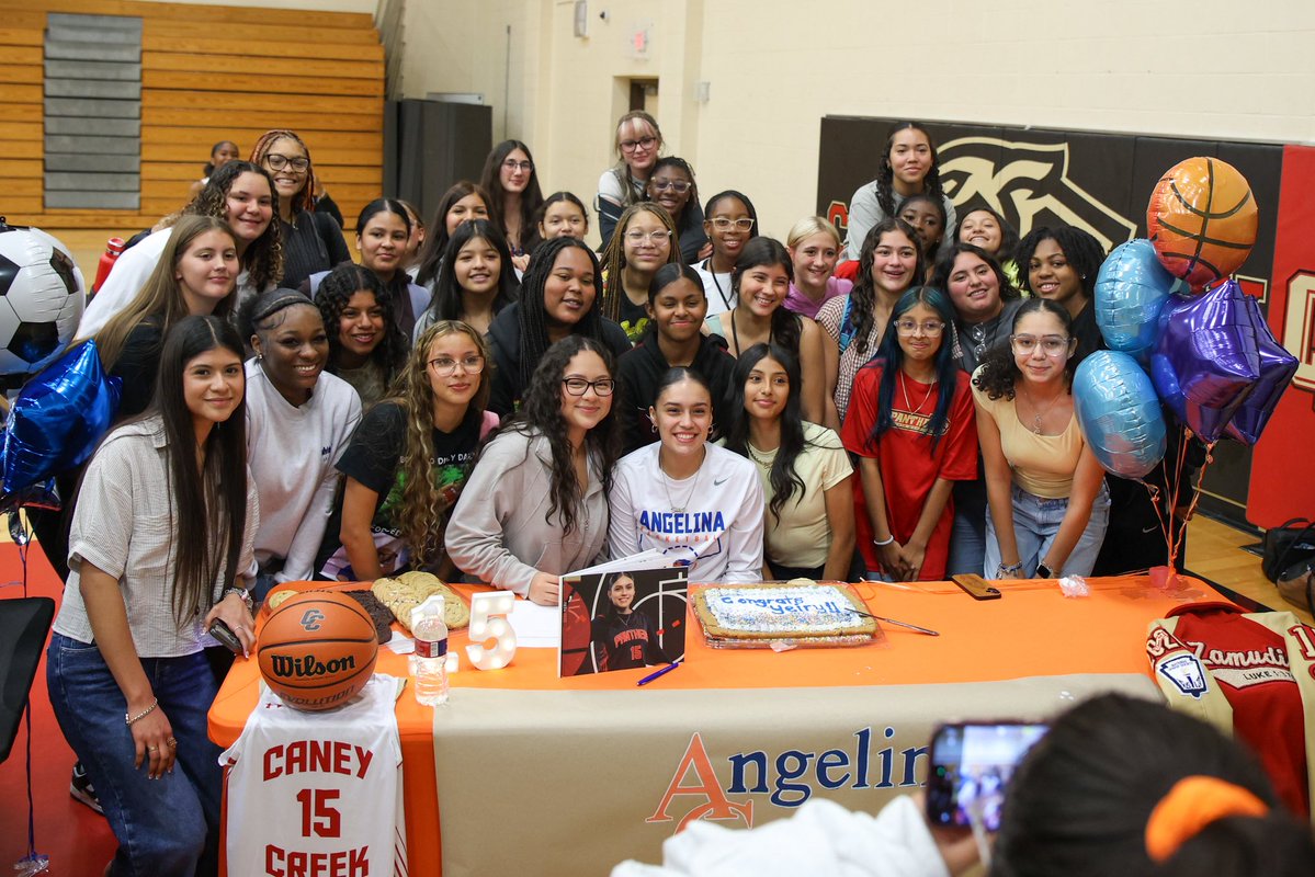 TheCreek_GBBall's tweet image. Congrats to to Yeiry and her signing to Angelina College today. We are so proud of you and honored to share this special day with you. 

Go be great! #Oneofone