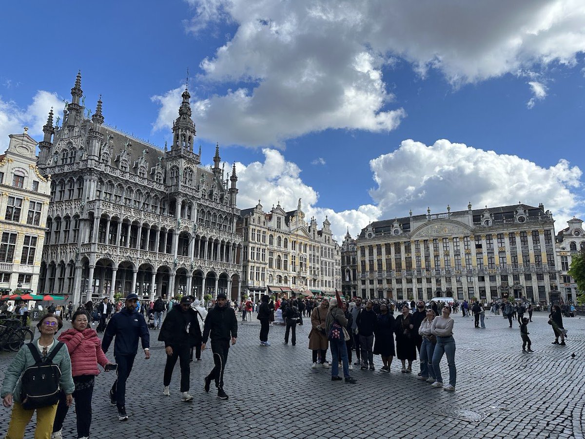 TravelWorldYaro's tweet image. Brussels, Belgium. 

The EU capital. Historic and modern architecture, chocolate, a wide variety of beers, and Tintin murals hidden around the city.

#Brussels #Belgium