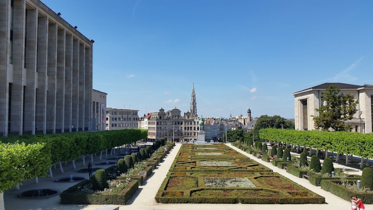 TravelWorldYaro's tweet image. Brussels, Belgium. 

The EU capital. Historic and modern architecture, chocolate, a wide variety of beers, and Tintin murals hidden around the city.

#Brussels #Belgium