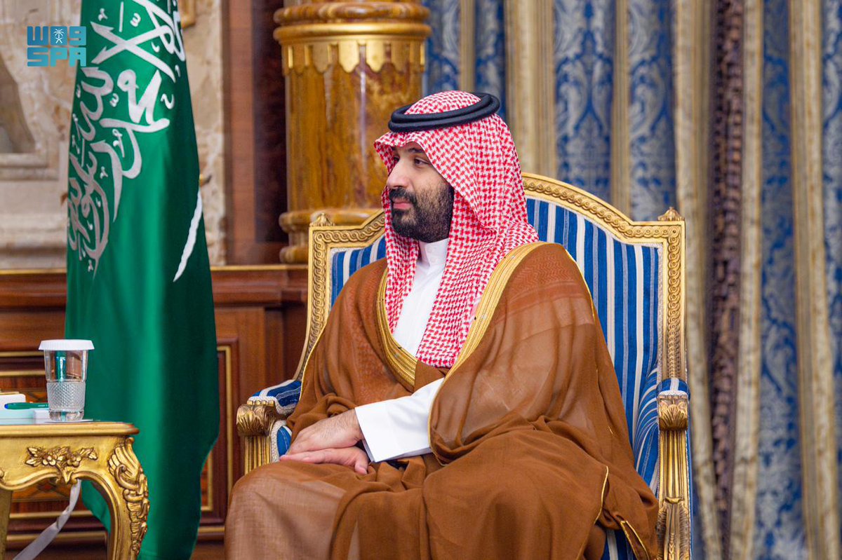 Saudi_Gazette's tweet photo. Crown Prince Mohammed bin Salman meets Pakistan’s Prime Minister Shehbaz Sharif https://t.co/wWTJVP28jq