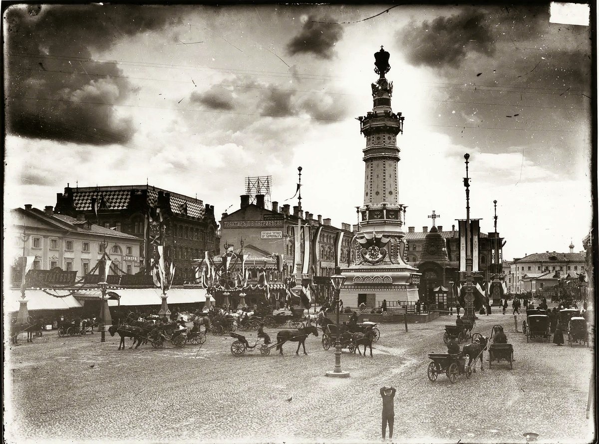 NewsArch's tweet image. Studying the history of architecture based on 3D modeling, Okhotny Ryad during the coronation of Nicholas II dzen.ru/a/aAlQRZ12FAAq… Методы изучения истории архитектуры на основе 3D моделирования #architecture #modeling #3DModel ▄▀ via @cihru