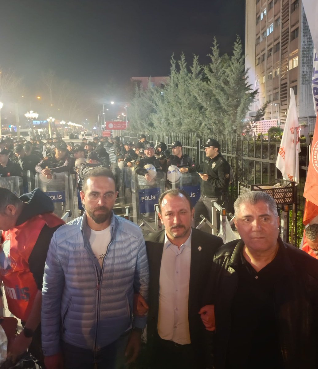 METİN ÖKSÜZ tweet media