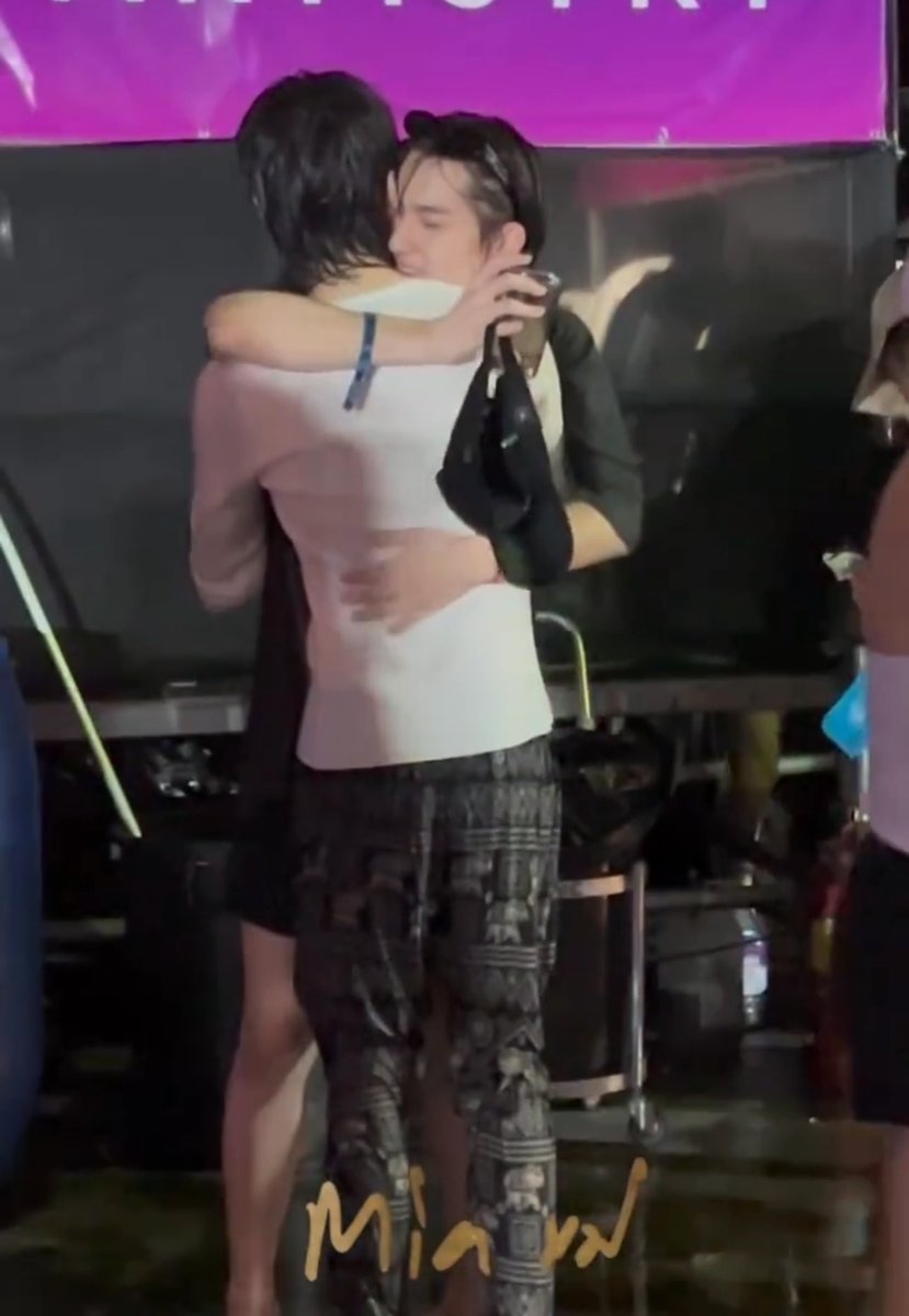 𝕤𝕜𝕪 • 𝕛𝕒𝕟𝕟𝕪 🦊🍓 tweet media