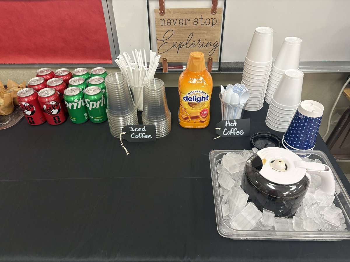 MsCBeanes_TISD's tweet image. Teamwork made it happen to create a hospitality room for this EOC testing season-because when we support those who support our students,everyone succeeds. #TISDProud #Teamwork
#EOC