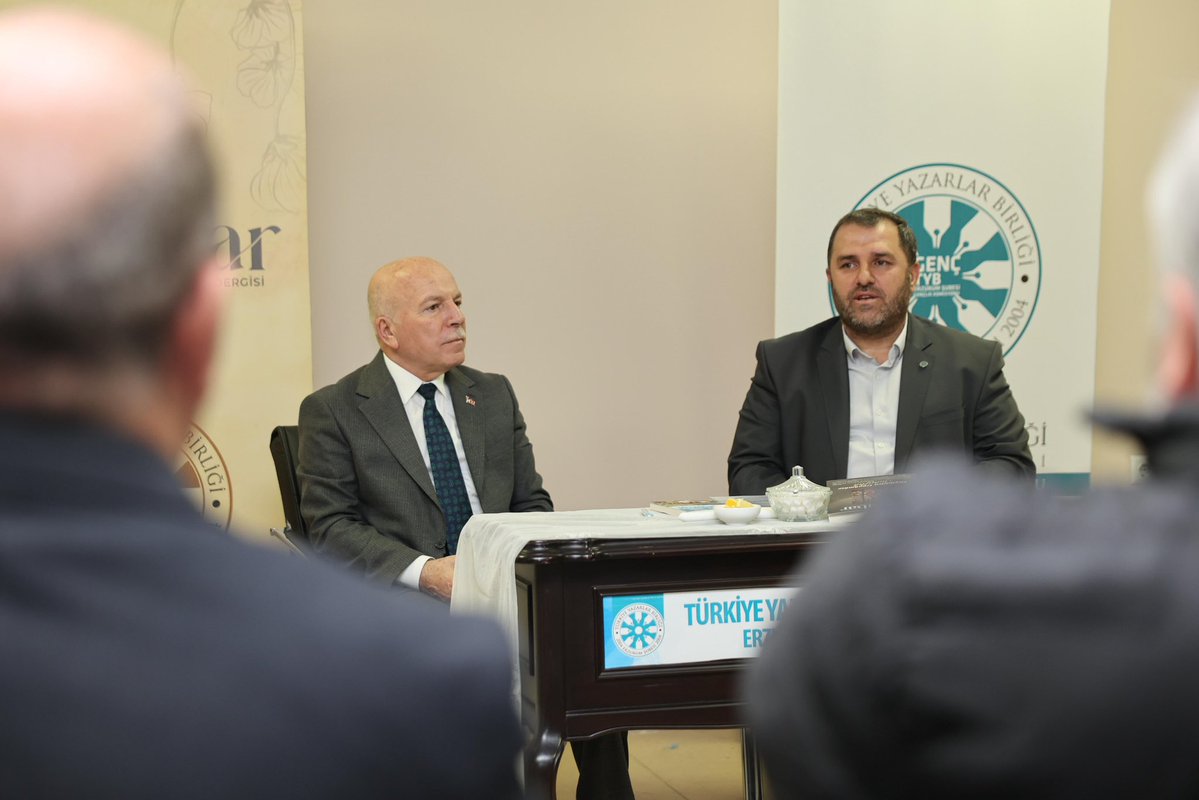 Türkiye Yazarlar Birliği üyelerimizle bir araya gelerek hasbihâl eyledik. 

Kalemin izzetini, sözün hikmetini yaşatan bu güzel mecliste bizleri samimiyetle ağırlayan Türkiye Yazarlar Birliği Erzurum Şube Başkanımız Mehmet Gözütok’a ve değerli üyelerimize gönülden teşekkür