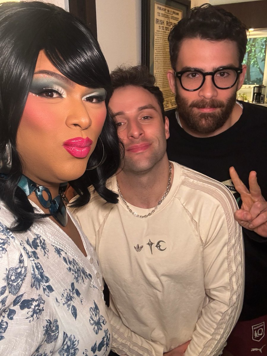 Lushious Massacr tweet media