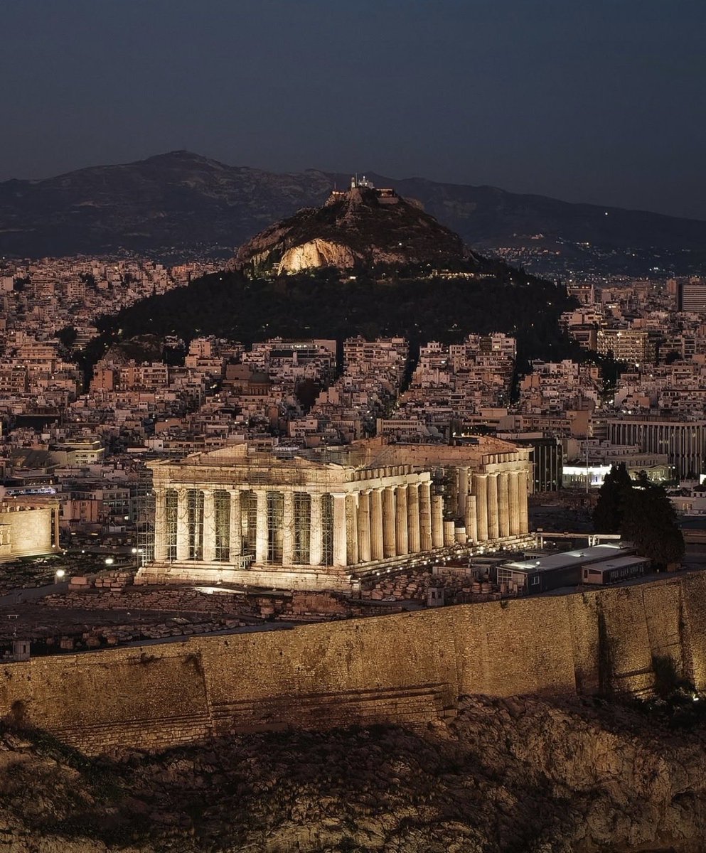 Nasir_dar101's tweet image. 2 of My most favourite cities.
Both Historical.
but which cities? where are they?
#cities #favouritecity