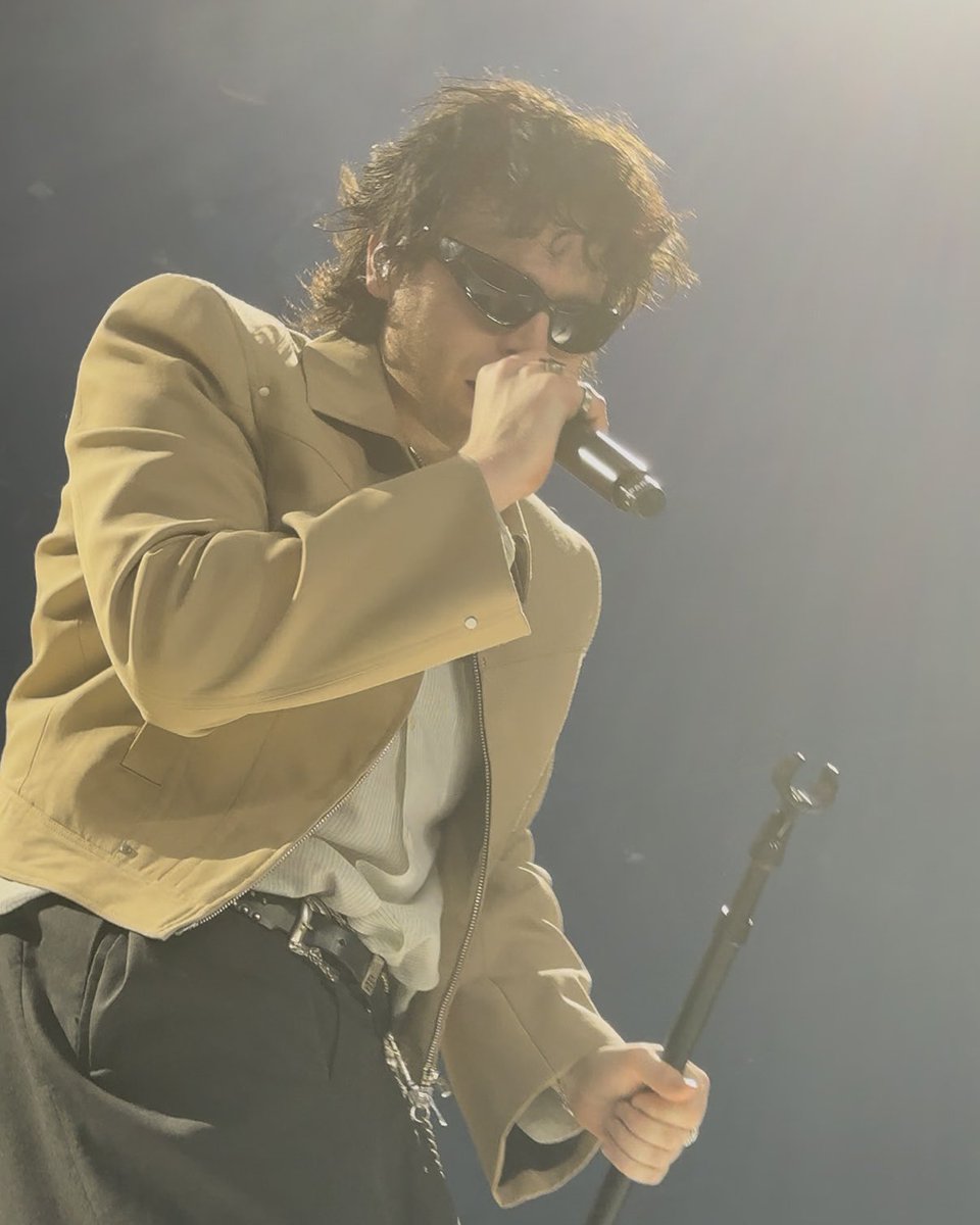 math ⊬ tweet media