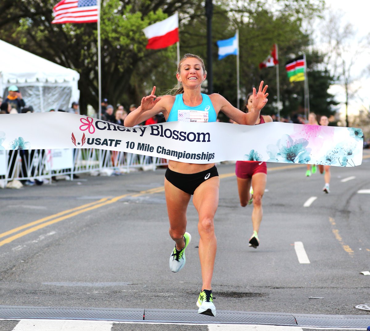 d9monti's tweet image. Happy 43rd birthday to @SaraHall3, the only American to win @usatf road running titles at both the mile and the marathon. Hall will run the #BostonMarathon next Monday. 

📷@janemonti1 for Race Results Weekly