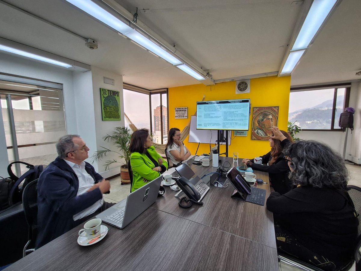 ARNColombia's tweet image. La #PazTotal avanza cuando existen caminos reales. Por ello, seguimos trabajando para que el compromiso con la paz y la no repetición del conflicto sea irreversible.