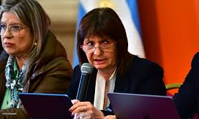 Renata tweet media