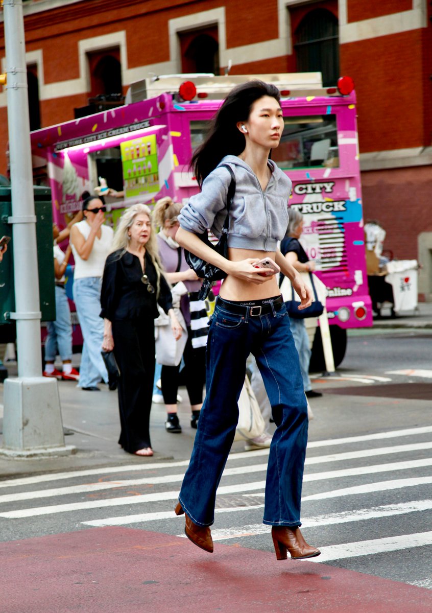 fash50917's tweet image. Warm Day in SoHo NY #soho #streetphotography