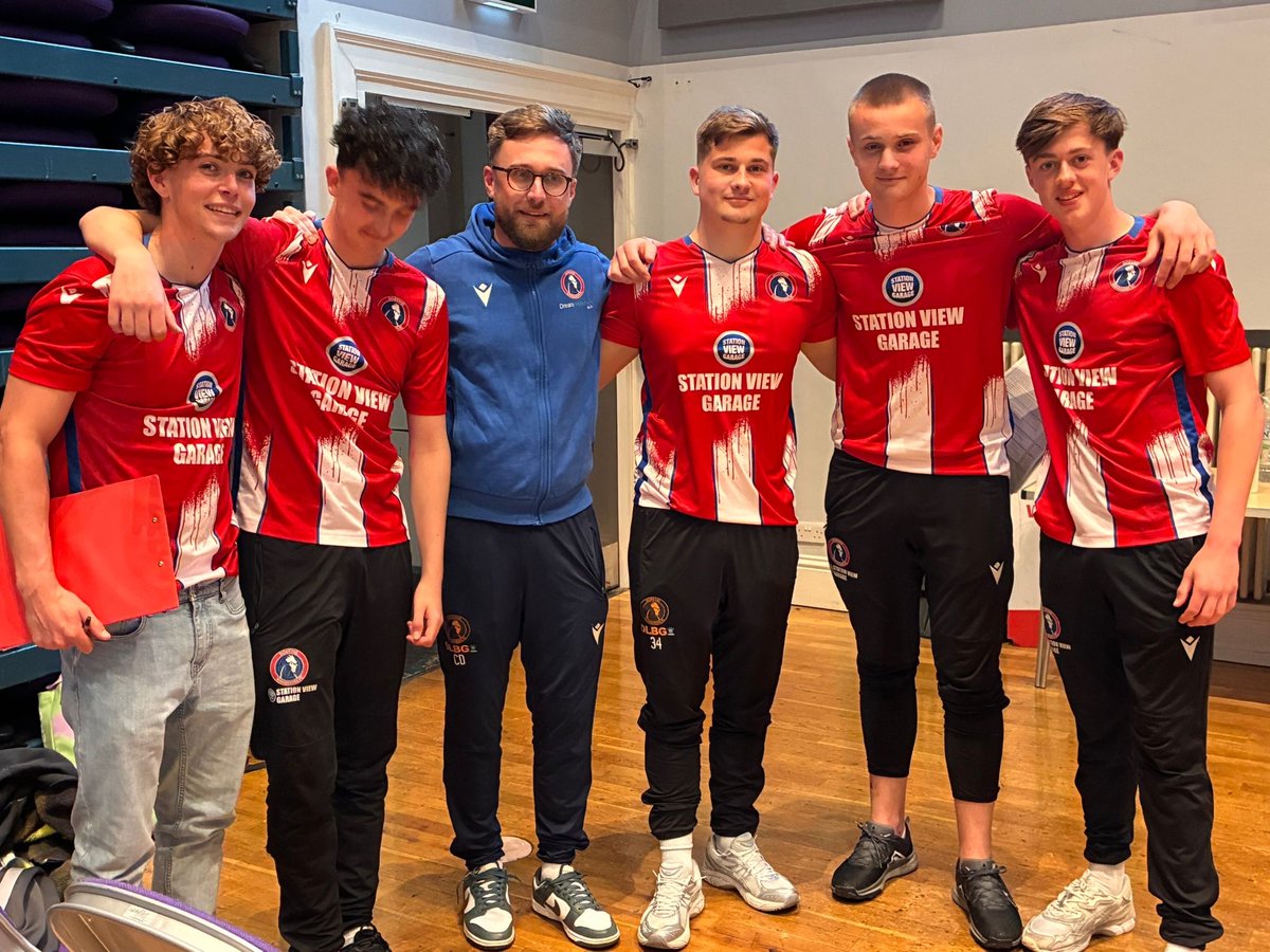 KemsleySullivan's tweet photo. Louie &amp; 8 of DWFC Academy players 
stepped up to donate blood in support of a teammate diagnosed with leukaemia —  this club is all about strength, and looking out for one another.

1 pint of blood saves up to 3 lives. 

@pintformike
@DWFCAcademy 
@DorkingWDRS 
@SullivanLo4 https://t.co/72saKztYrY