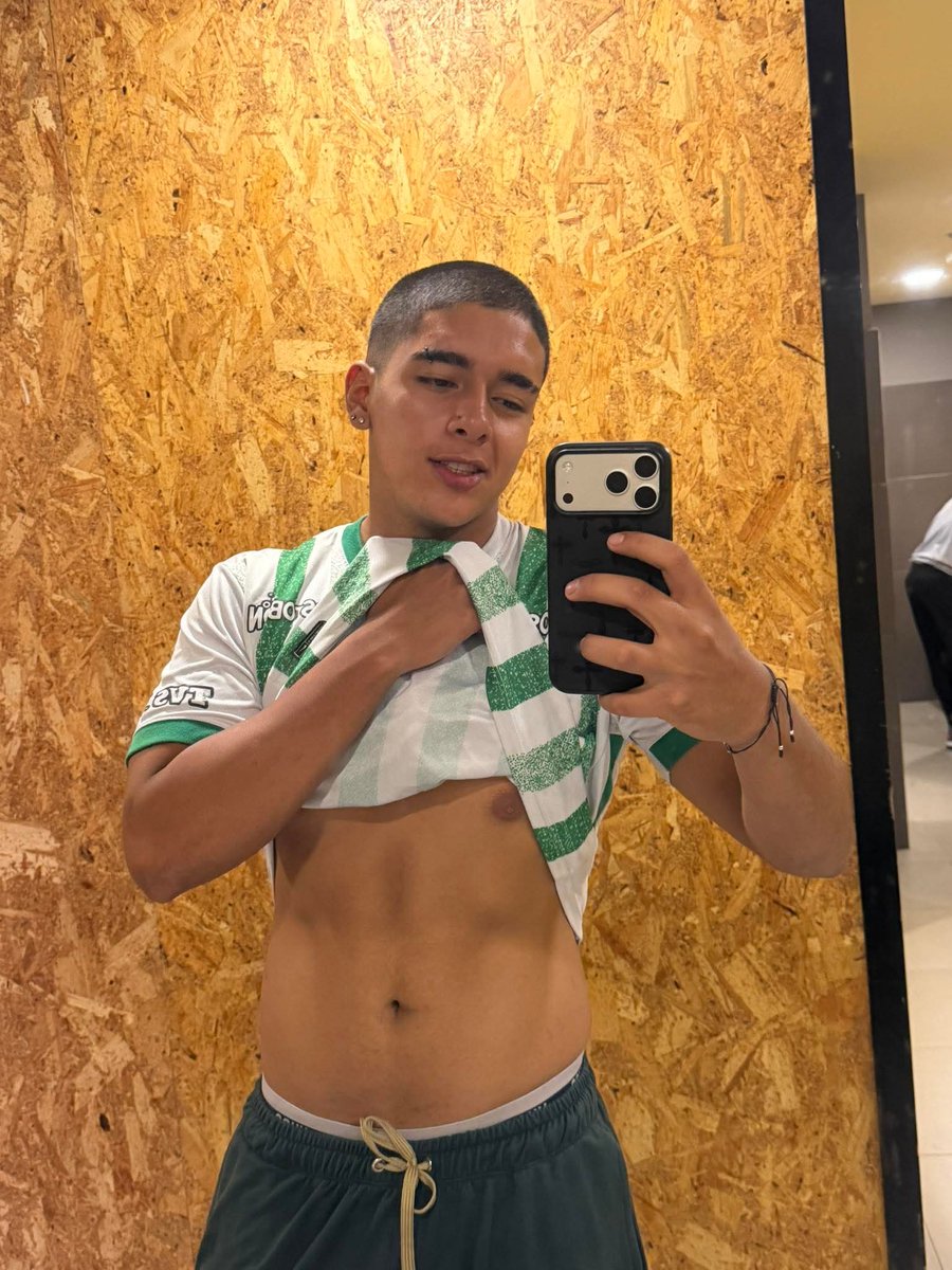 Thomas Velasquez tweet media