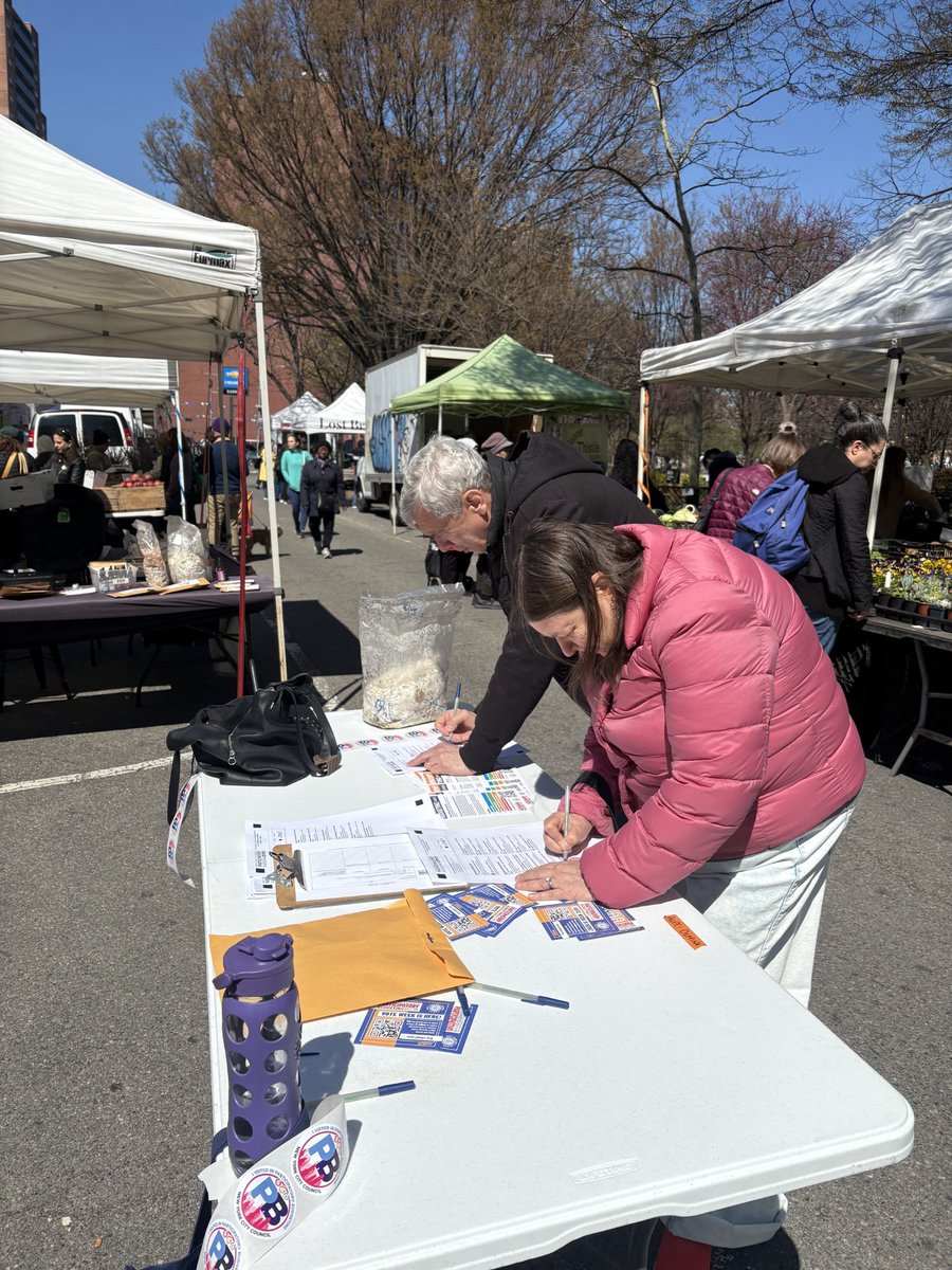 #TeamLynn has been getting the word out and collecting votes for Participatory Budgeting in #District29 this week.  You have through Sunday, April 19, to vote.

You can vote online at rnd.council.nyc.gov/PB_Voting/
