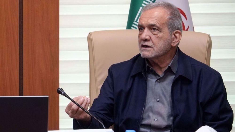 afiazainab5297's tweet image. 🇮🇷 ইরানের প্রেসিডেন্ট মাসুদ পেজেশকিয়ান বলেছেন, বিশ্বের কোনো শক্তিই ইরানি জাতিকে বশ্যতা স্বীকার করতে বাধ্য করতে পারে না। তিনি আন্তর্জাতিক নীতিতে দ্বৈত মানদণ্ডের তীব্র সমালোচনা করেছেন।

#Iran #AirDefence #Drone #USA #Israel