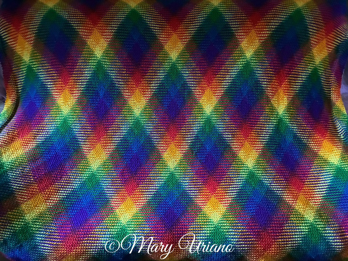 LoomKnitPooling's tweet photo. My multiple sequence blanket made possible by the use of my exclusive ‘Loom Knit Planned Pooling’ technique! ♥️ Subscribe to my YouTube channel for upcoming video tutorials! : https://t.co/4HLearMRU1… 🙂 https://t.co/j9CpR4GyYx